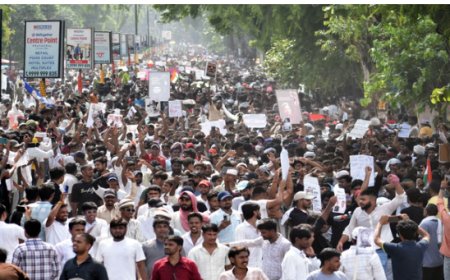 पेपर लीक, धर्मेंद्र प्रधान के इस्तीफे को लेकर सड़क पर उतरे छात्र, पत्थर गिरजाघर पर प्रदर्शन