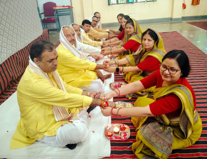 भारत माता की रक्षा का संकल्प है रक्षाबंधन पर्व*‌  -श्री प्रकाश   विभाग प्रचारक सुलतानपुर विभाग।        
