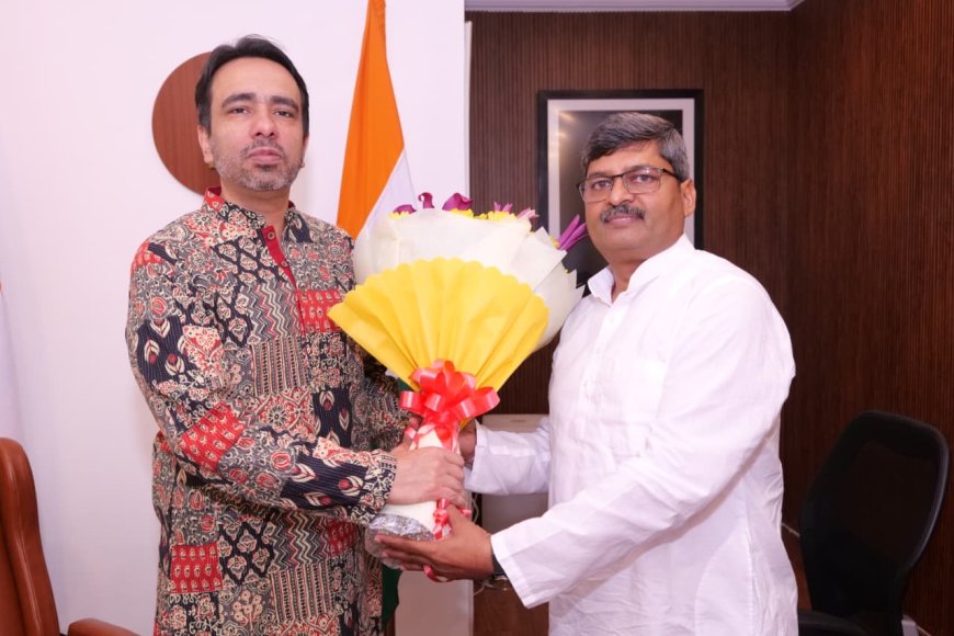 पूर्वांचल के सशक्त ब्राह्मण नेता एवं पूर्व स्नातक क्षेत्र प्रत्याशी बी.के. शुक्ला ने थामा राष्ट्रीय लोकदल का दामन*