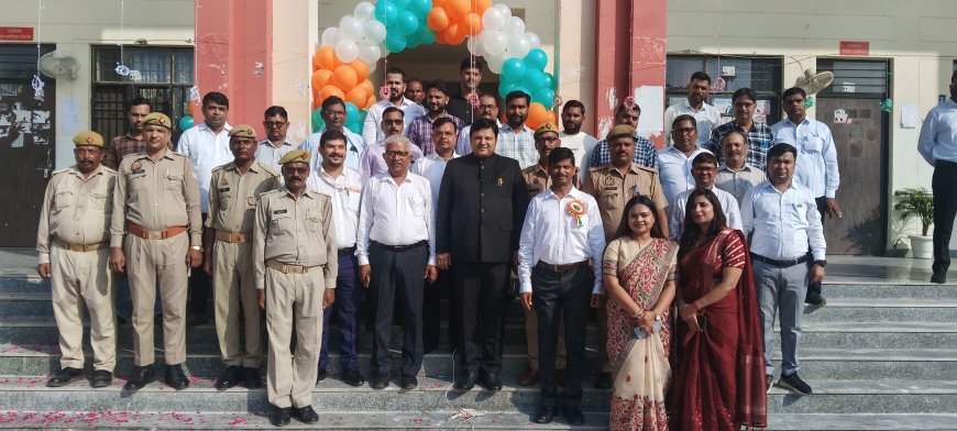 तहसील सरोजनी नगर लखनऊ में धूमधाम से मनाया गया स्वतंत्रता दिवस समारोह ।‌‌।      